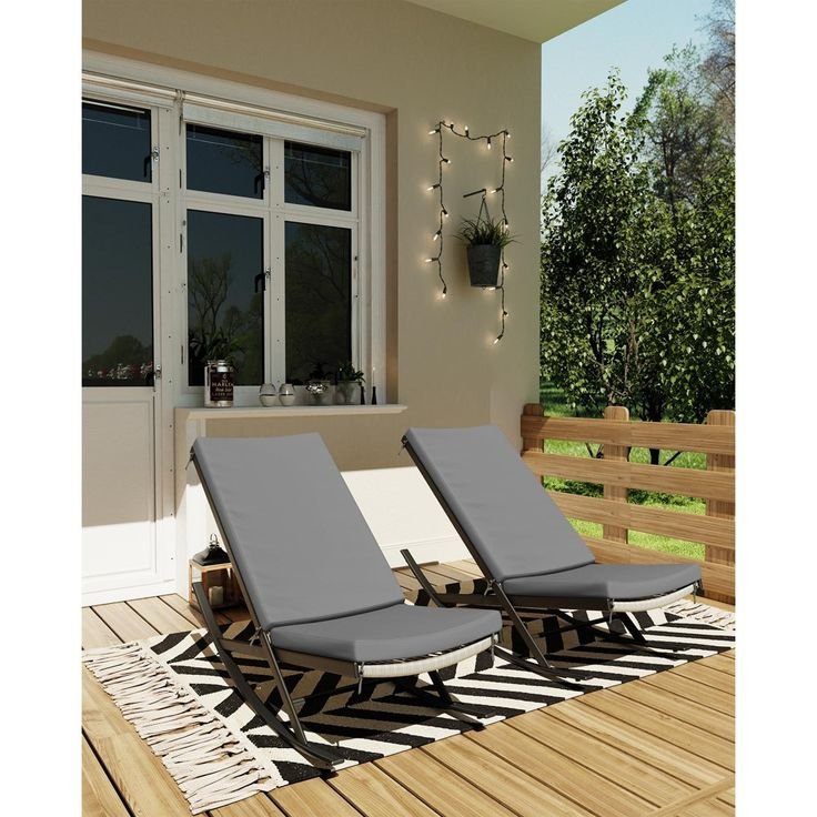Breezy Lounger Lawn Chair
